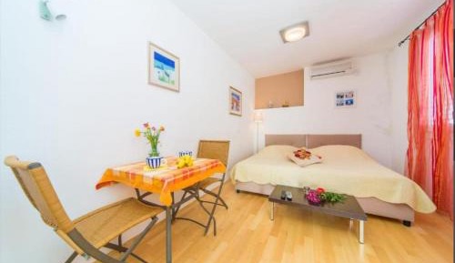 Studio Apartment with Sea View