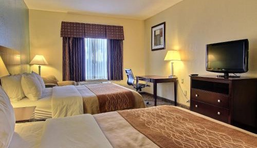Queen Room with Two Queen Beds - Non-Smoking