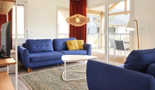 Three-Bedroom House with Private Terrace