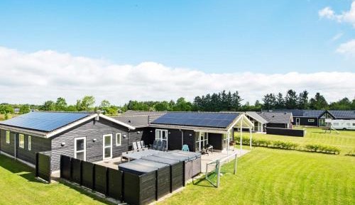 Five-Bedroom Holiday Home