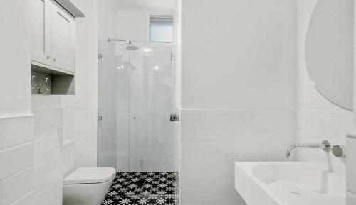 Single Room with Shared Bathroom