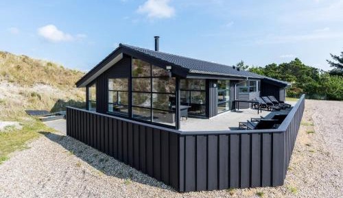 Three-Bedroom Holiday Home 