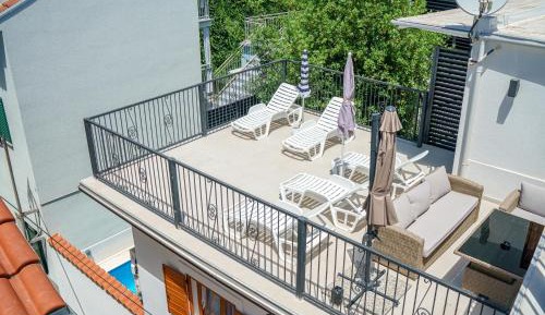 Apartment with Terrace