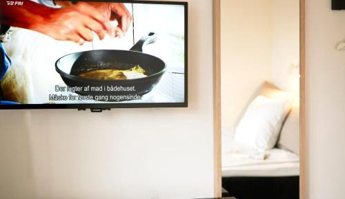 Queen Room with Shared Bathroom
