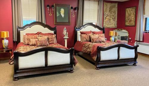 Deluxe Double Room (2 Adults + 1 Child)