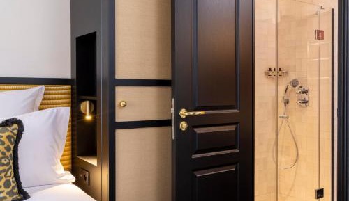 Classic Room Courtyard View