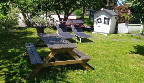 Apartment with Mountain View