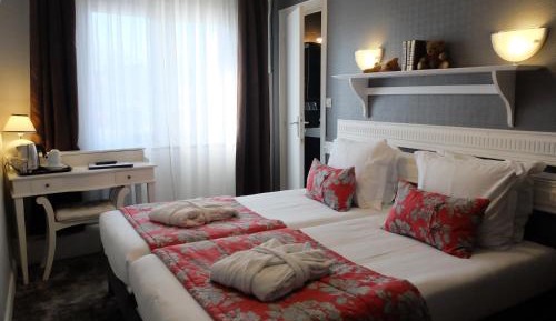 Twin Room with Shower