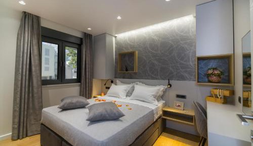 Two-Bedroom Apartment with Balcony and Sea View