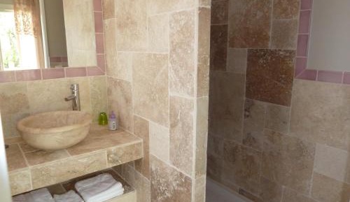 Queen Suite with Pool View