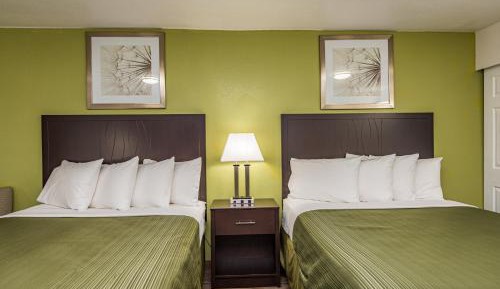 Queen Room with Two Queen Beds - Non-Smoking