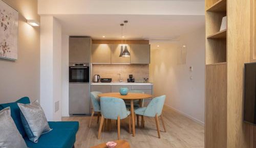 Comfort One-Bedroom Apartment with Sea View