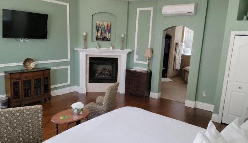 King Suite with Balcony