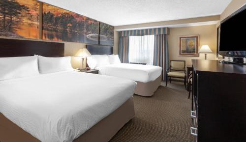 Queen Room with Two Queen Beds - Mobility Access/Non-Smoking