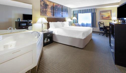 Deluxe King Room - Non-Smoking