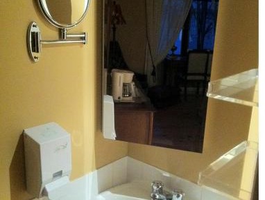 Comfort Queen Room