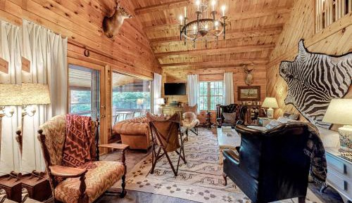 Three-Bedroom Vacation Home 