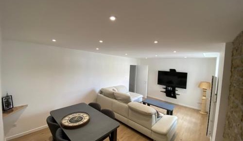 Apartment with Shower