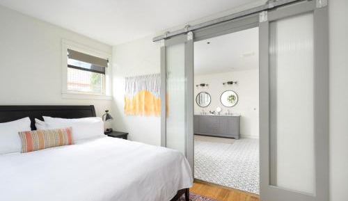 05 - King Room with Spa Bath