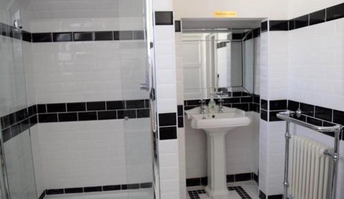 Double or Twin Room with External Bathroom