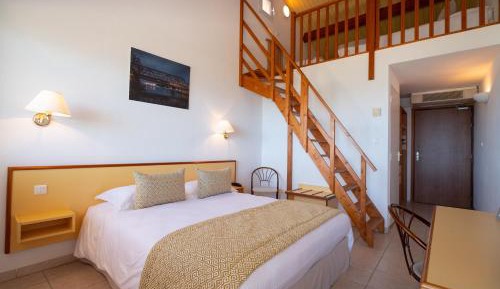 Twin Room with Sea View (2 Adults + 1 Child)