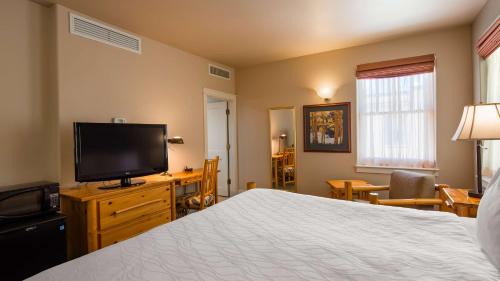 King Room - Non-Smoking/2nd Floor