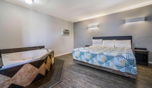 King Room - Non-Smoking