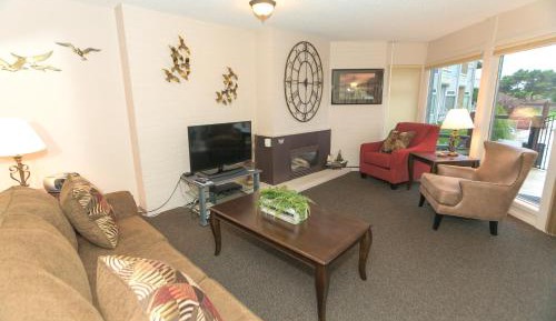 Double Room with Two Double Beds - 107 - No Pets