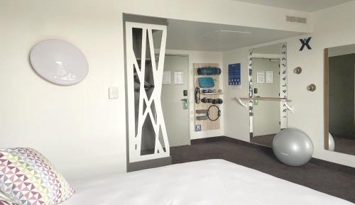 1 Double Bed - FitUP Room 