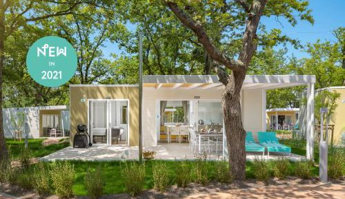 Premium Family Mobile Home with Pool View (4+1)