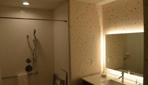 Queen Room with Two Queen Beds and Mobility Accessible Bathtub