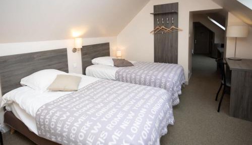 Family Room (2 Adults + 2 Children)