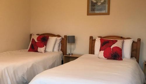 Twin Room with Private Bathroom