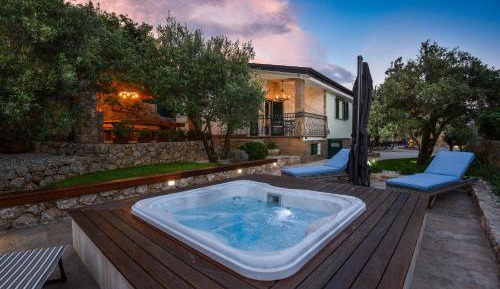 Two-Bedroom Holiday Home