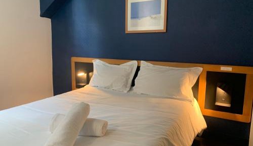 Twin Room with Shared Toilet