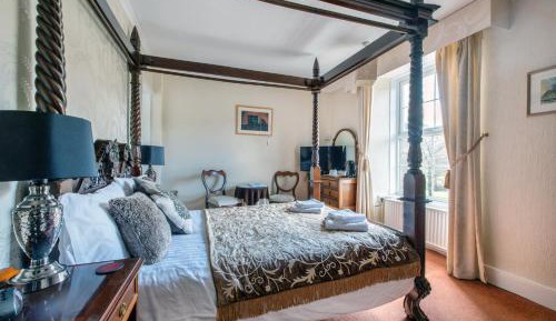 Four Poster Room With Bathroom 