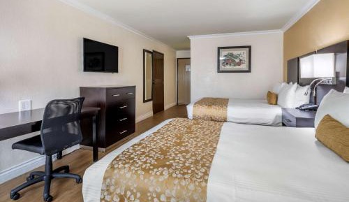 Queen Room with Two Queen Beds - Non-Smoking