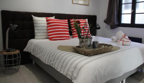 One-Bedroom House with Patio