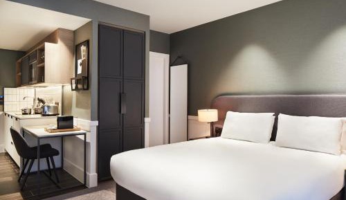 Queen Studio with Kitchenette