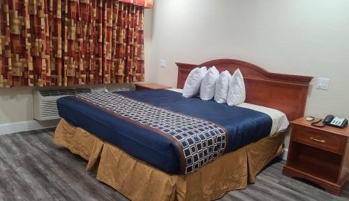 King Room - Non-Smoking