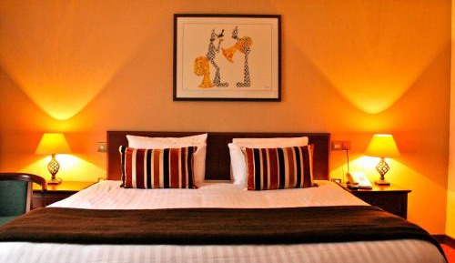 1 Night Dinner, Bed & Breakfast Entertainment Break (Includes ticket)