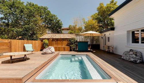 Standard Double Room with Shared Bathroom