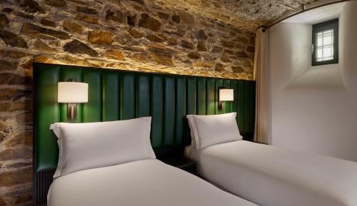 Twin Room with Private Bathroom