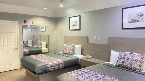 Queen Suite with Two Queen Beds