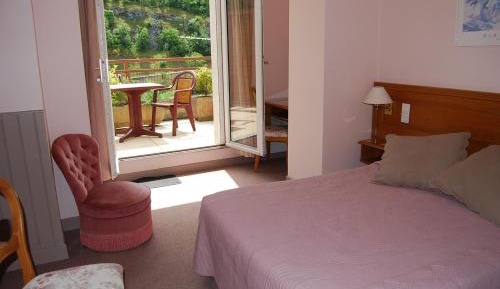 Superior Double Room with Terrace and valley view