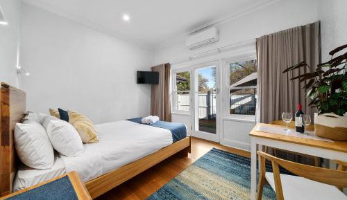 One-Bedroom Apartment - Benson House