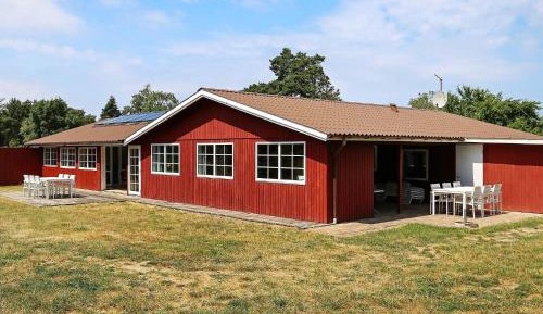 Six-Bedroom Holiday Home