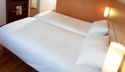 Standard Room with 2 Single Beds