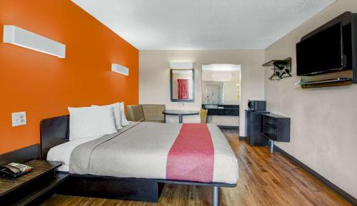 King Room - Non-Smoking