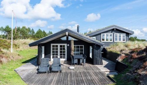 Three-Bedroom Holiday Home 
